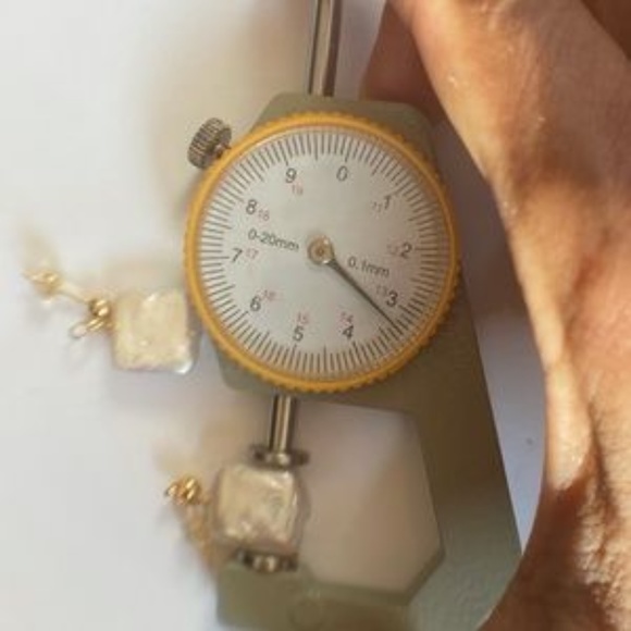 White Square Shaped NATURAL Pearl Drops - 14K Yellow Gold Plate - Picture 5 of 6